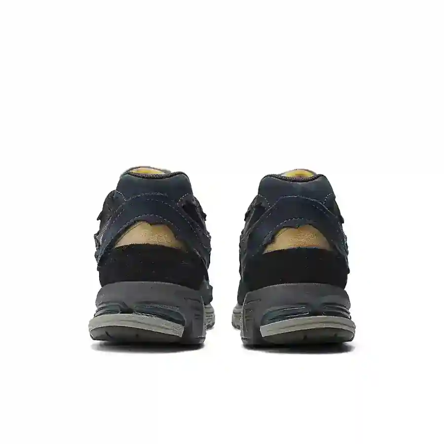 뉴발란스 2002R 프로텍션 팩 네이비 6