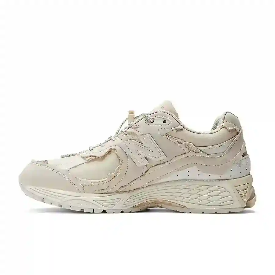 뉴발란스 2002R 프로텍션 팩 샌드스톤 2